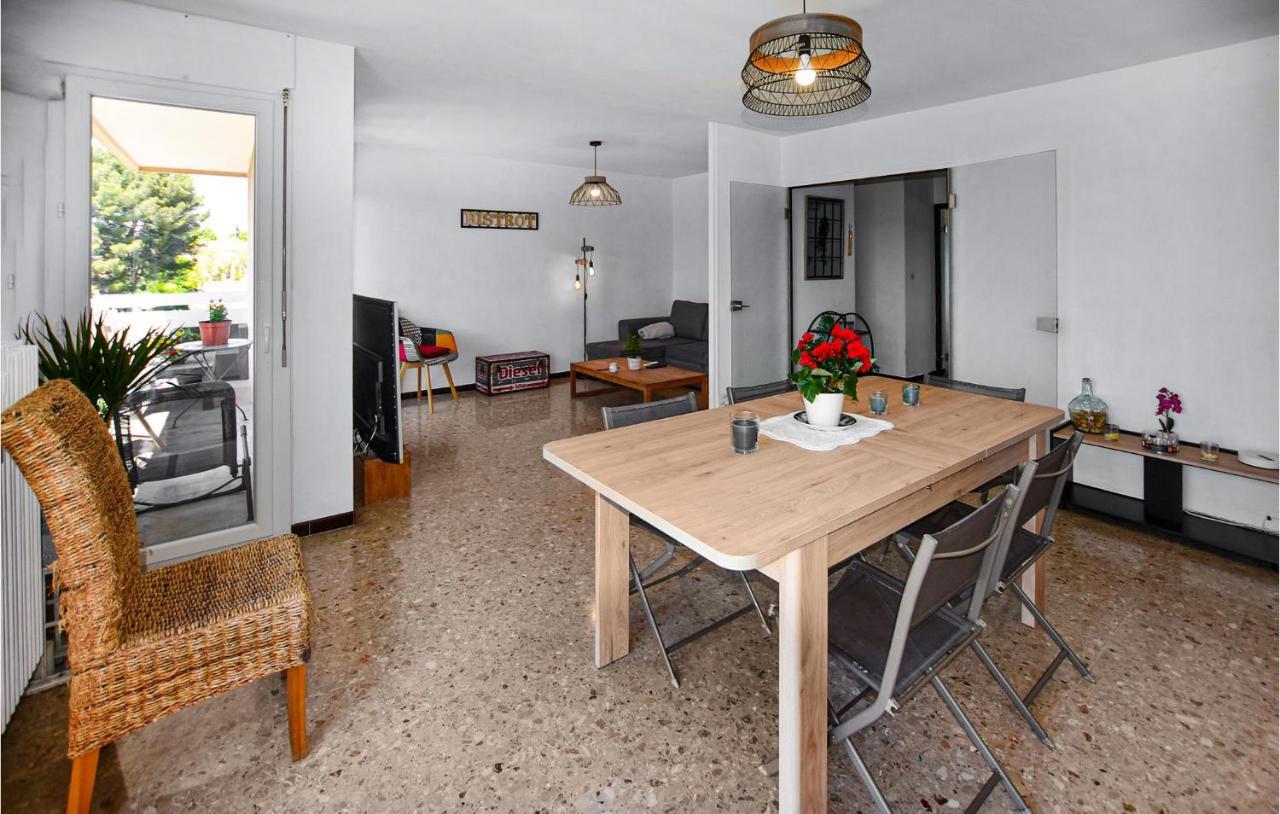 Amazing Apartment In Carpentras With Wifi And 2 Bedrooms Kültér fotó